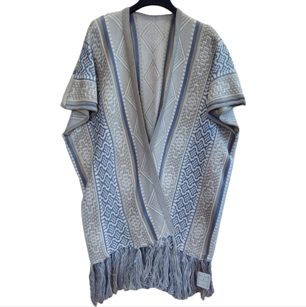 Women's Knitted Poncho Sweater Warm Beige One Size Open Front Sleeveless Fringe